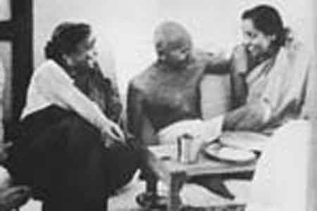 Gandhiji with Sarojini Naidu and Padmaja naidu at Sodepur Khadi Pratishthan.jpg
